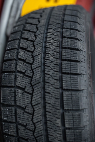 фото протектора и шины Ice Blazer Arctic Шина Sailun Ice Blazer Arctic 225/55 R17 101H Runflat